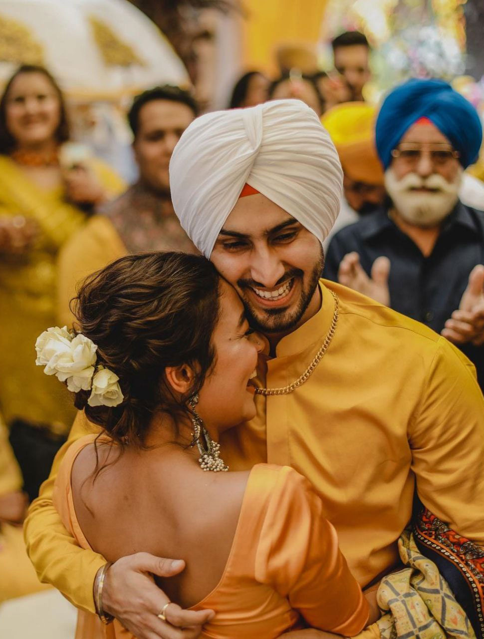 नजर न लगे Neha Kakkar and Rohanpreet Singh Haldi ceremony photos