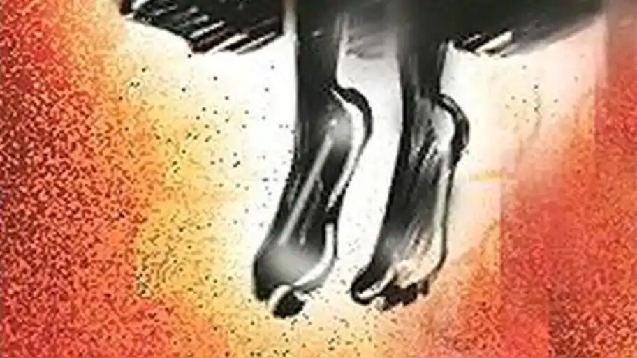DIG की पत्नी ने की खुदकुशी, हाथरस गैंगरेप की जांच टीम का हिस्सा हैं पति