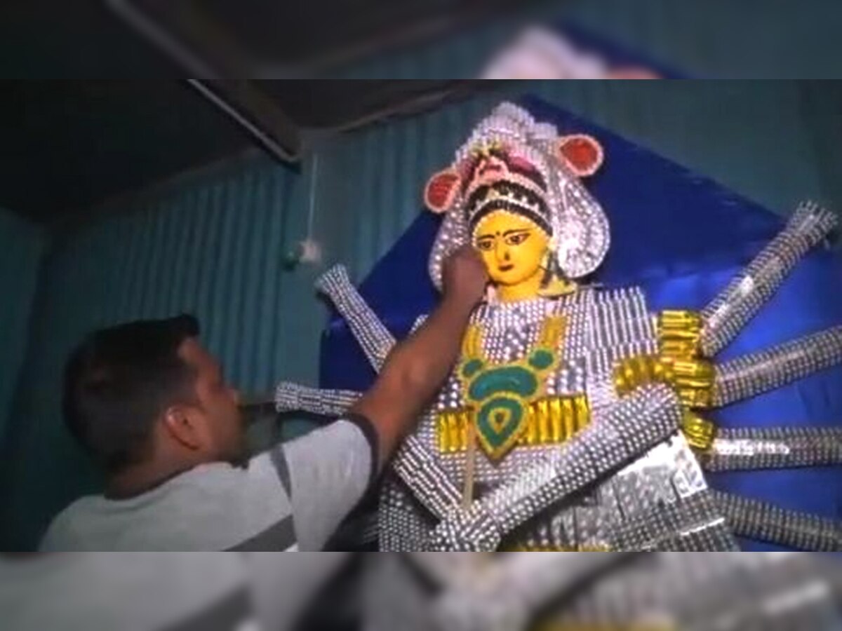 इस शख्स ने टैबलेट्स से बना दी मां दुर्गा मूर्ती, आप भी देखें खूबसूरत तस्वीरें