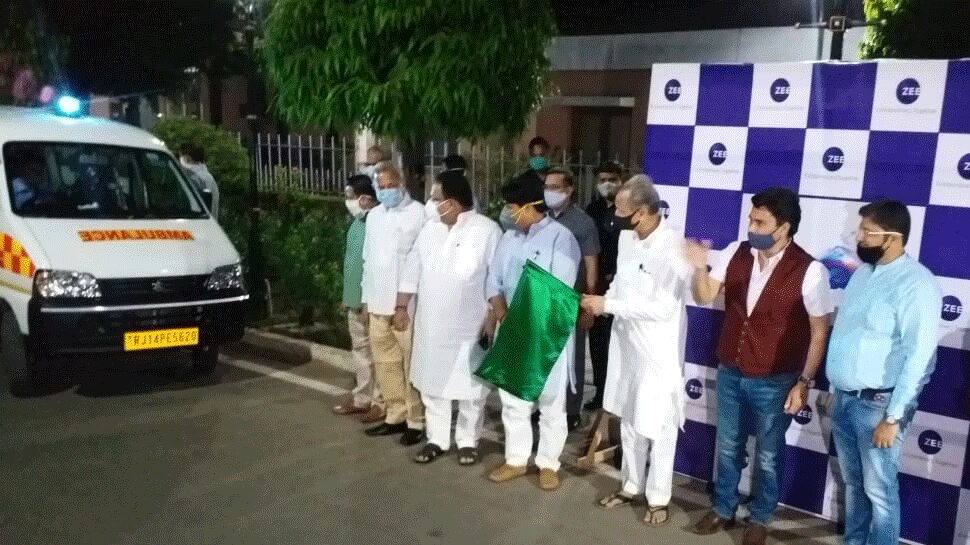 CSR के तहत राजस्थान में निभाई बड़ी भागीदारी ZEEL handed over 20 ambulances with 4000 PPE kits to Rajasthan see photos