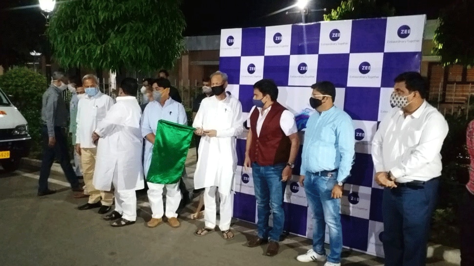 मुख्यमंत्री अशोक गहलोत ने पहल का किया स्वागत ZEEL handed over 20 ambulances with 4000 PPE kits to Rajasthan see photos