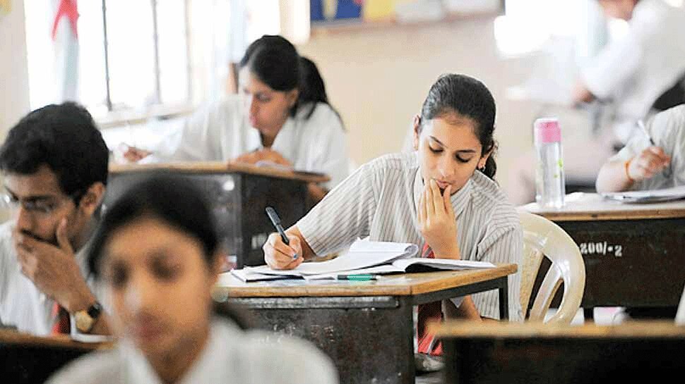 ओपन बुक पैटर्न पर हो सकती है 9वीं से 12वीं तक की छमाही परीक्षा, 3 नवंबर को होगा फैसला ओपन बुक पैटर्न पर हो सकती है 9वीं से 12वीं तक की छमाही परीक्षा, 3 नवंबर को होगा फैसला