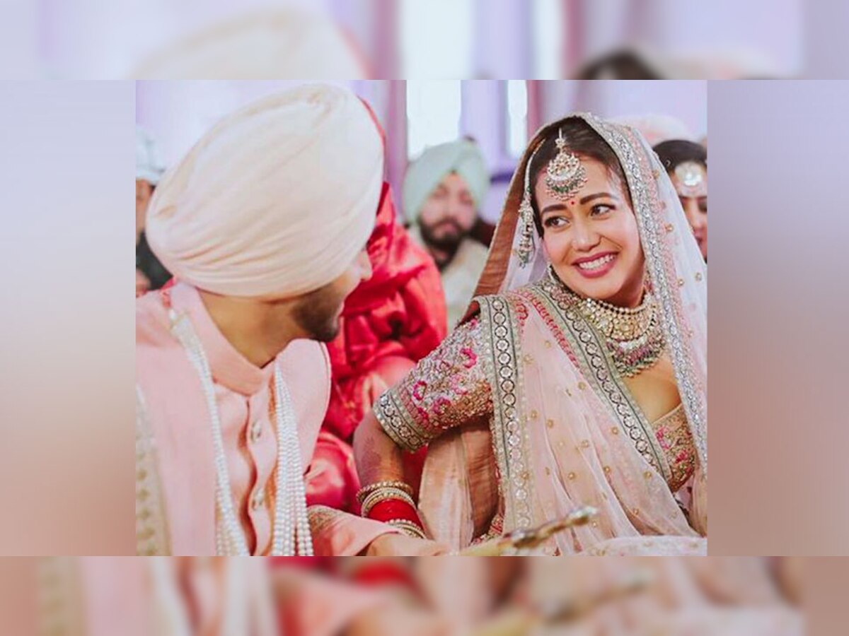 Neha Kakkar Became Bride Shared Gurudwara Wedding Photos Photos Going Viral दुल्हन बनीं नेहा