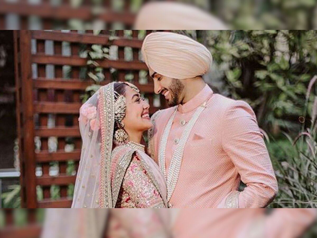 Neha Kakkar Became Bride Shared Gurudwara Wedding Photos Photos Going Viral दुल्हन बनीं नेहा