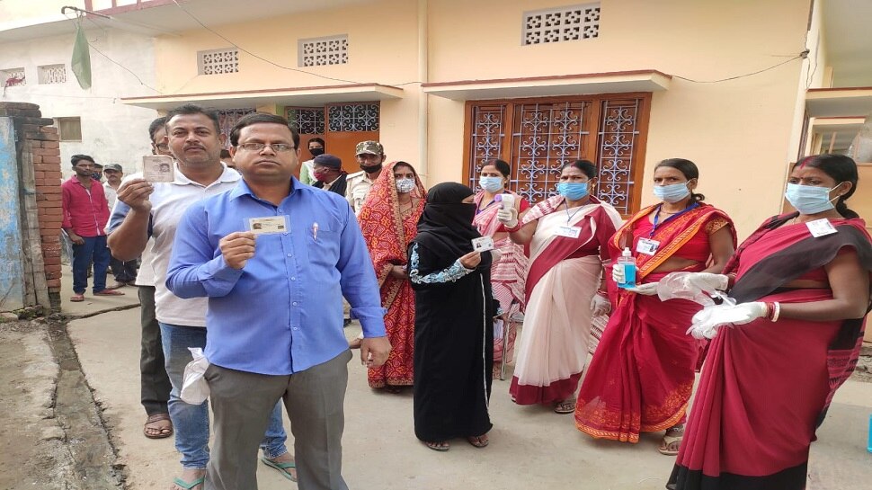 Bihar Assembly Election Second Phase Voting Live on 94 seats of 17 District | Bihar Election 2nd Phase Voting Live: बिहार में कोरोना के बीच मतदान, 11 बजे तक 19.26 फीसदी वोटिंग |