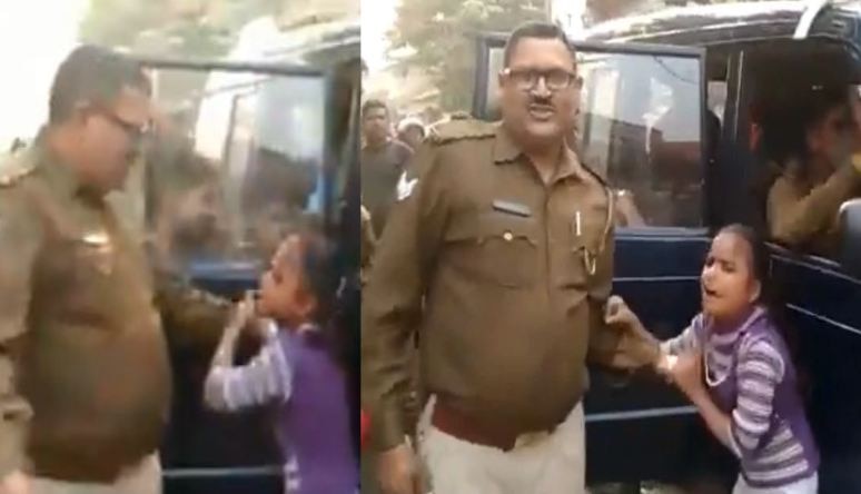 Bulandshahar: आखिर क्यों पुलिस की गाड़ी में सिर मारने लगी यह बच्ची, वीडियो वायरल