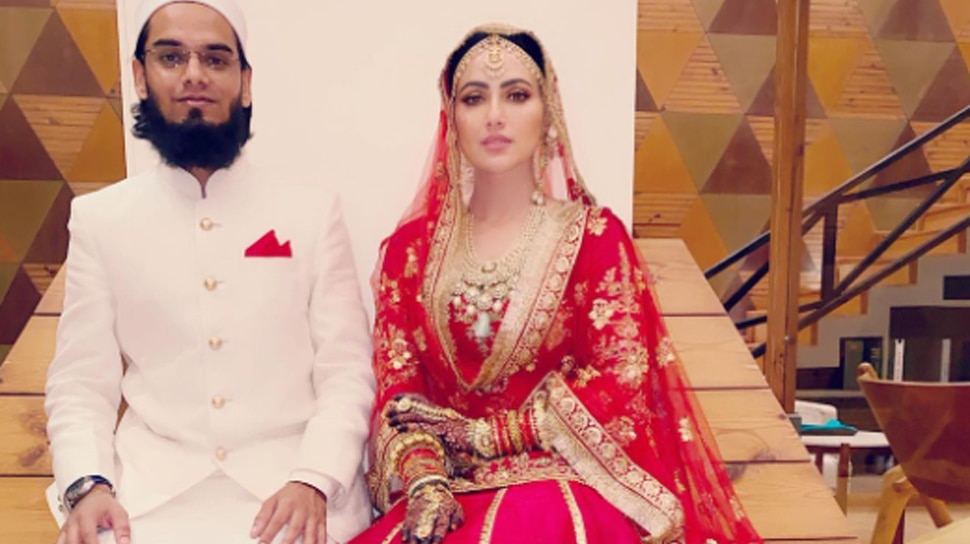 sana khan shares first picture with husband anas khan on instagram | सना खान ने शेयर की पति मुफ्ती अनस के साथ पहली तस्वीर, कुरआन की इस आयत का किया ज़िक्र |