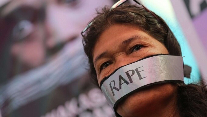 Pakistan में बलात्कारी बनेंगे नपुंसक,  पास हो गया क़ानून 