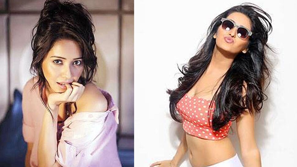 टॉपलेस होने की दिखी होड़ Competition seen to be topless