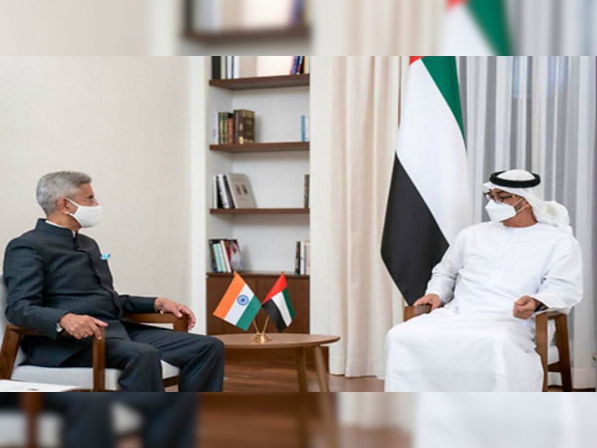अबू धाबी के क्राउन प्रिंस के साथ विदेश मंत्री.