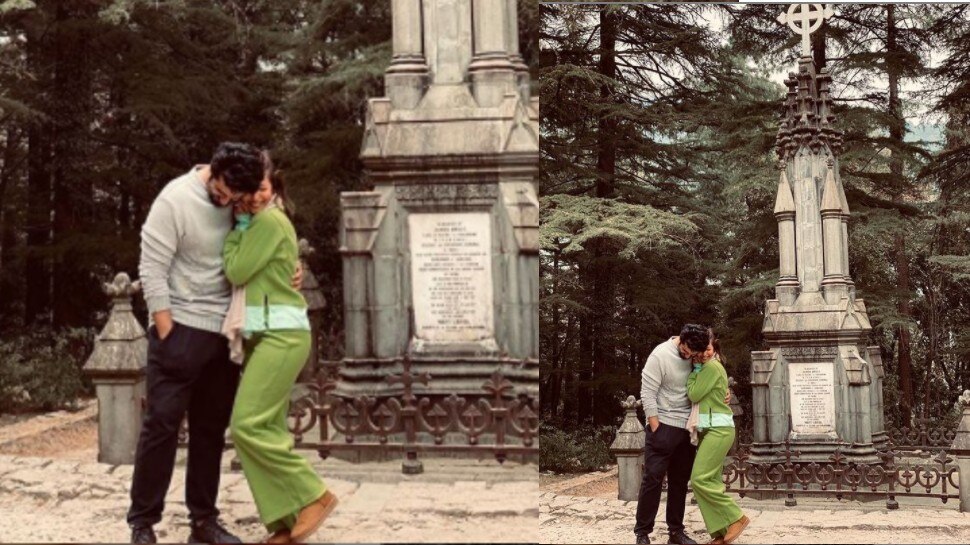 धर्मशाला की सड़कों पर Arjun Kapoor और Malaika Arora का रोमांटिक अंदाज, वायरल हुई PHOTO