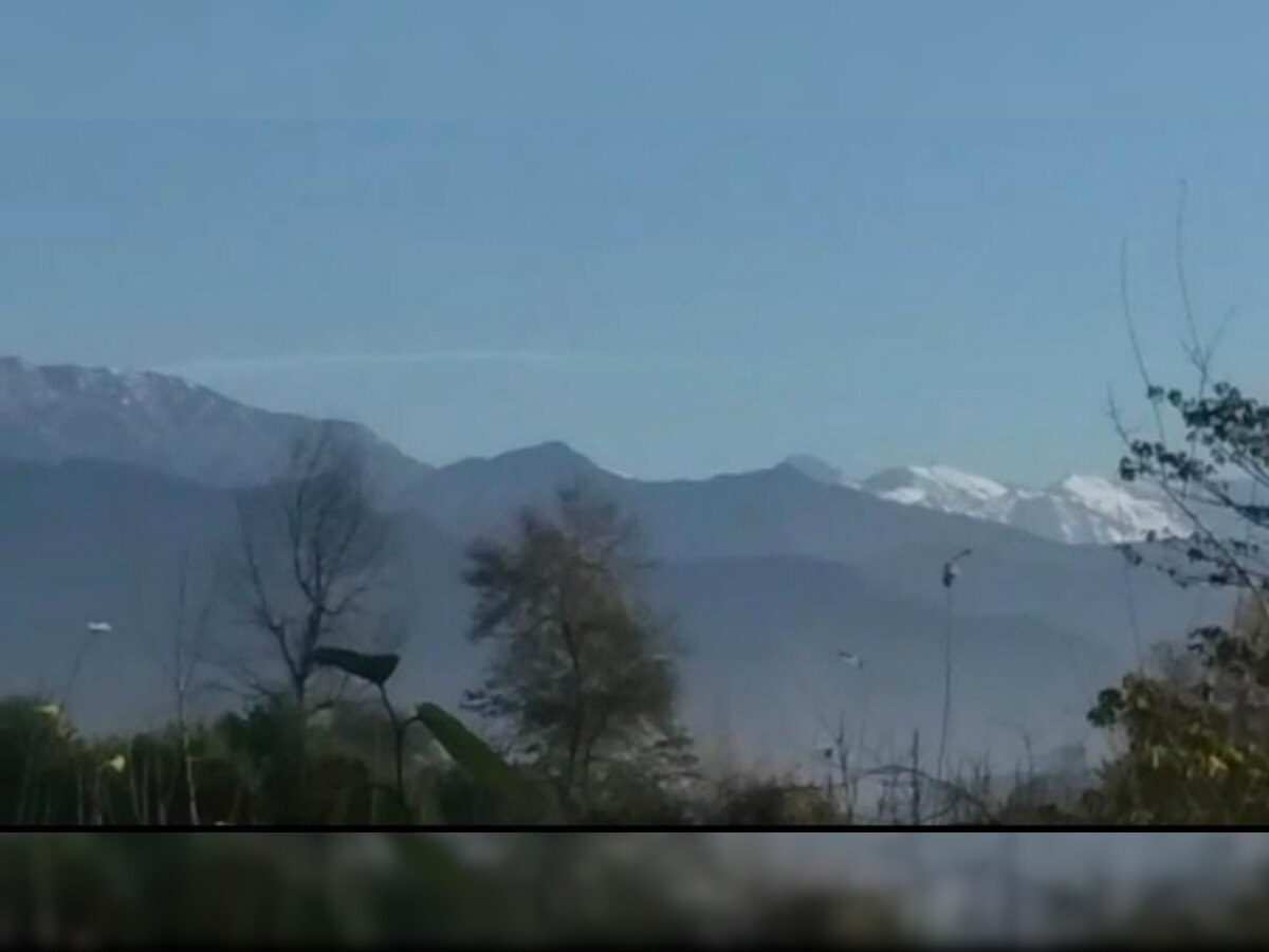 LOC के पास दिखा पाकिस्तानी लड़ाकू विमान.