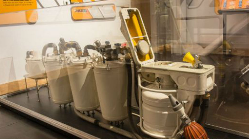 टाइटेनियम डिजाइन Nasa Toilet