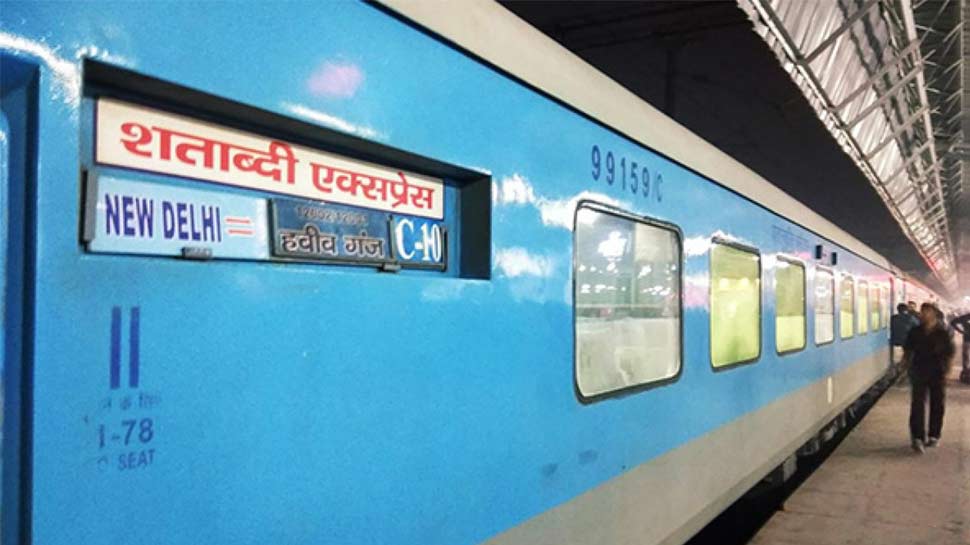 Rajdhani, Shatabdi Express समेत कई ट्रेनों के टाइम आज से बदले, ये रहा नया Time Table
