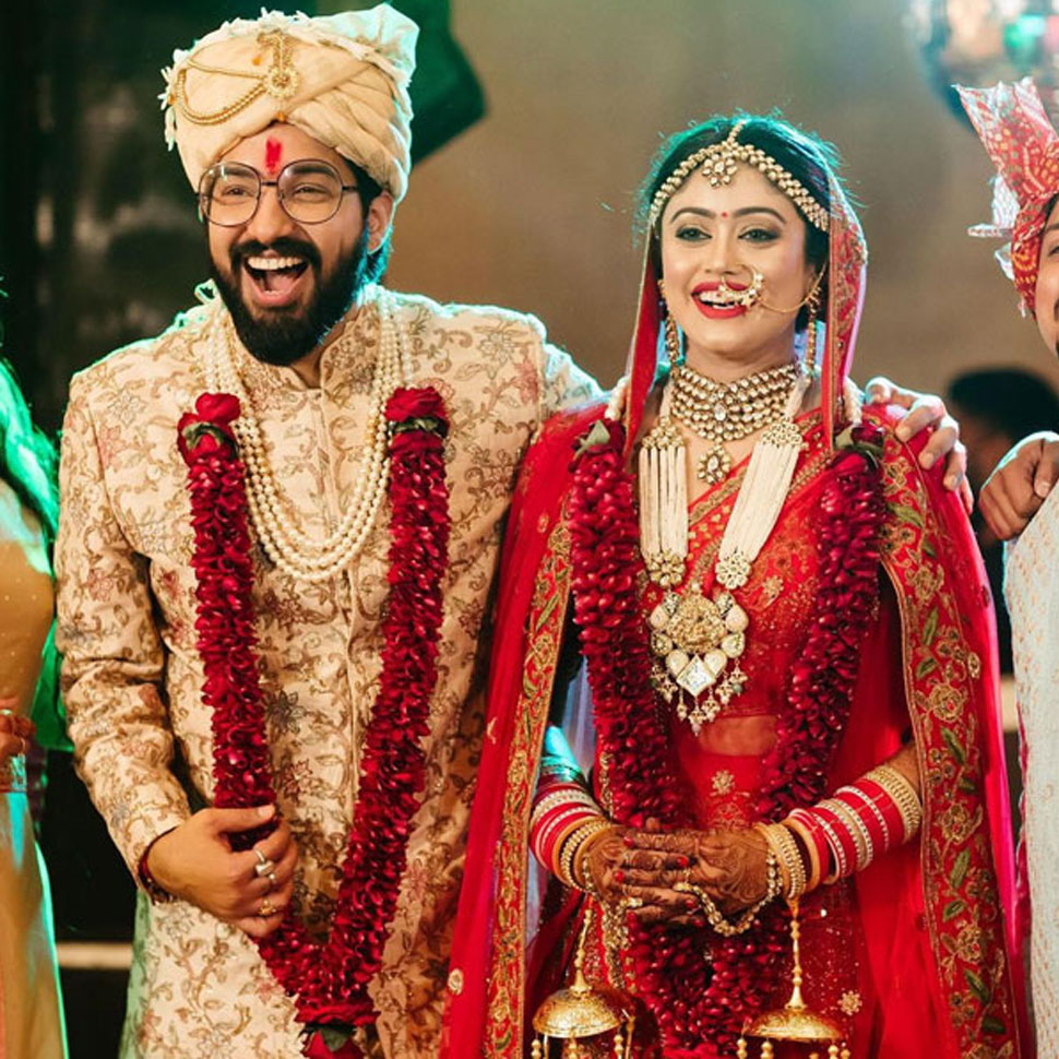 Bekhayali fame musician duo Sachet Tandon and Parampara Thakur marry, see photos | एक-दूजे के हुए Sachet Tandon और Parampara Thakur, देखें PHOTOS | Hindi News, Bekhayali fame musician duo Sachet Tandon and Parampara Thakur marry, see photos | एक-दूजे के हुए Sachet Tandon और Parampara Thakur, देखें PHOTOS | Hindi News,