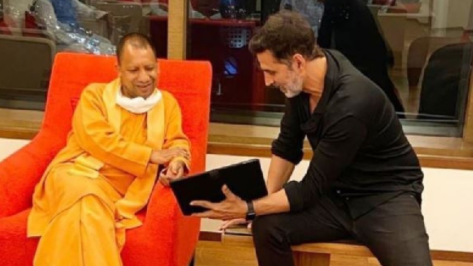CM Yogi Adityanath ने Akshay Kumar को दिया इनविटेशन, इस फिल्म की UP में हो सकती है शूटिंग CM Yogi Adityanath ने Akshay Kumar को दिया इनविटेशन, इस फिल्म की UP में हो सकती है शूटिंग