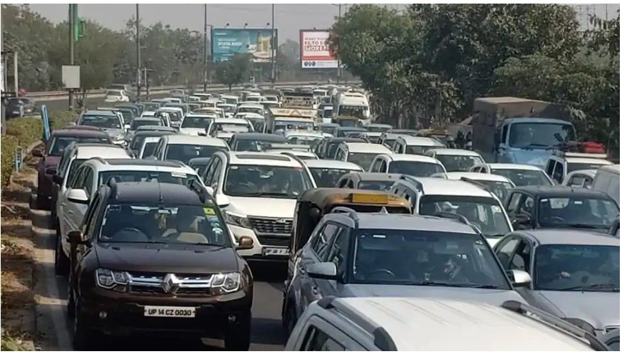 Farmers Protest: दिल्ली-NCR के कई रास्ते बंद, Traffic Police ने जारी की एडवाइजरी