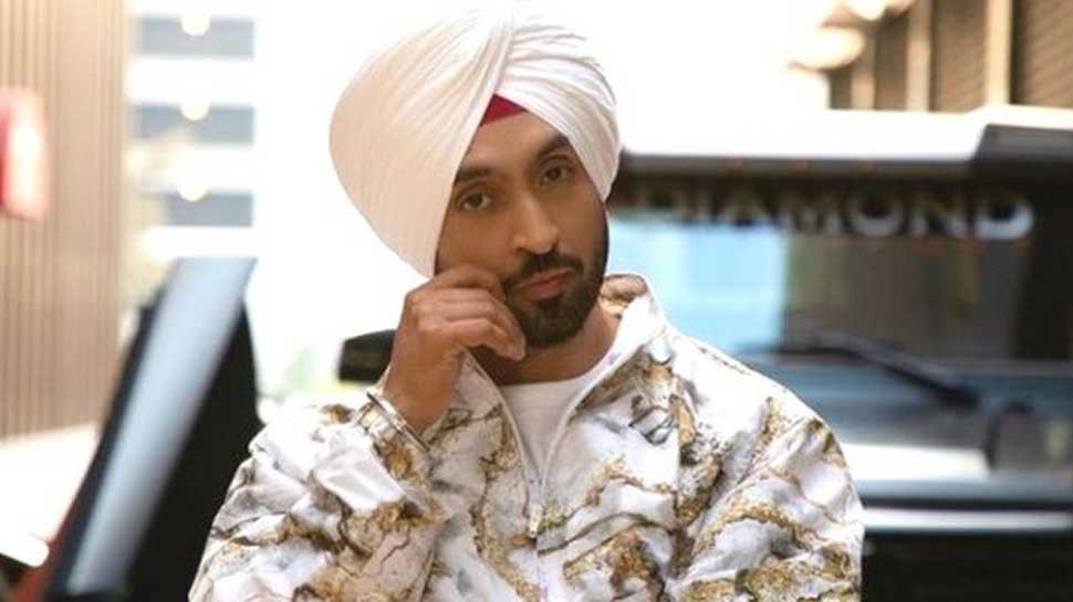 आंदोलन कर रहे किसानों को Diljit Dosanjh ने दान किए 1 करोड़ रुपये, वायरल हो रहा Video आंदोलन कर रहे किसानों को Diljit Dosanjh ने दान किए 1 करोड़ रुपये, वायरल हो रहा Video