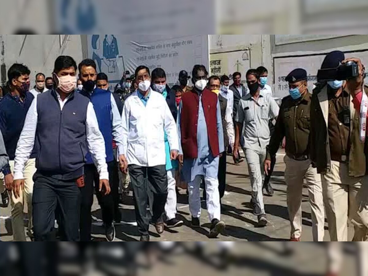 मध्य प्रदेश के स्वास्थ्य मंत्री प्रभुराम चौधरी ​शहडोल जिला अस्पताल का जायजा लेने पहुंचे थे.
