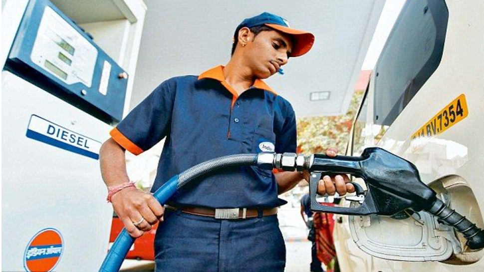 26 रुपये का पेट्रोल कैसे बिकता है 82 रुपये में, समझिए महंगे पेट्रोल के पीछे की कहानी