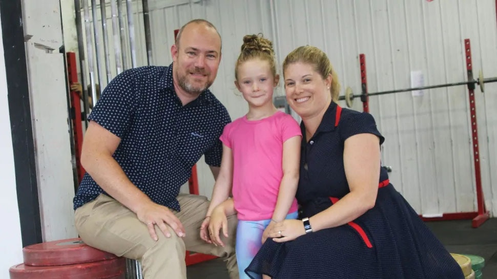 7-year-old Canadian Rory van Ulft easily lifts 80 kg| 7 साल की बच्ची उठा लेती है 80 किलो वजन, जानें कौन है ये 'महाबली'| Hindi News,