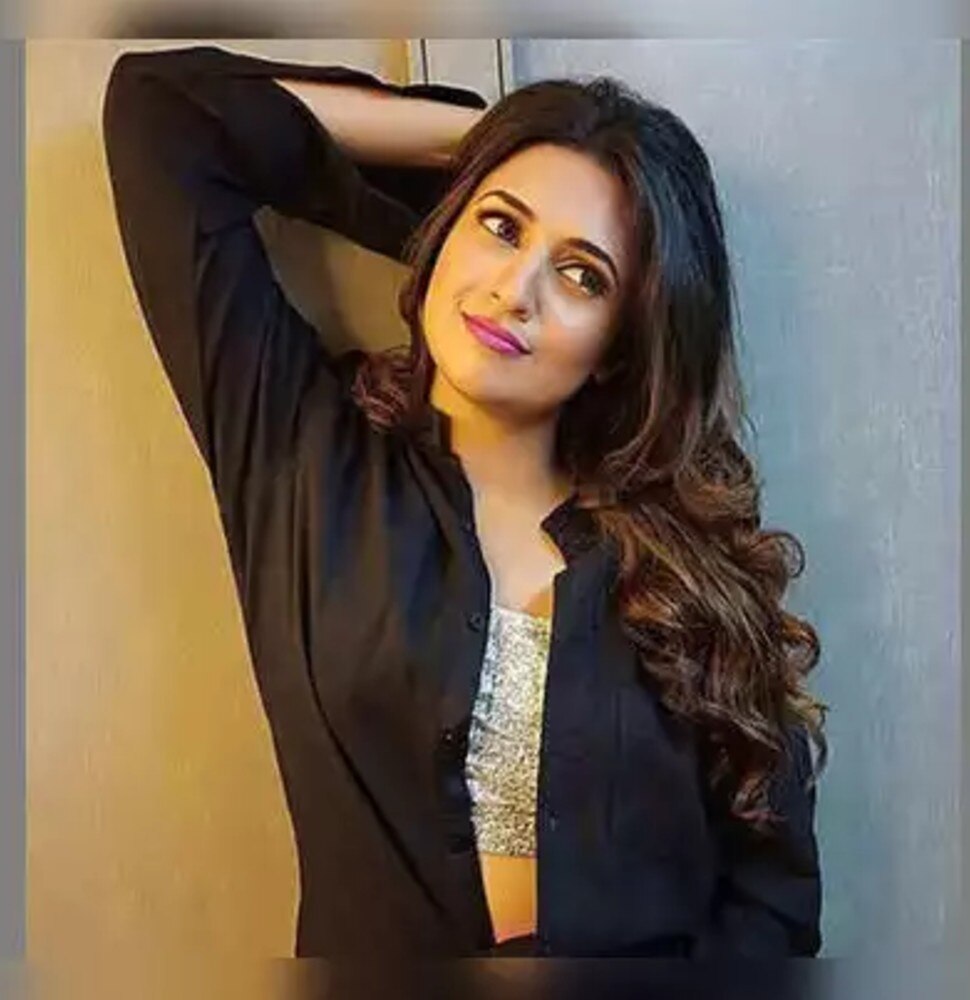 दिव्यांका ने एकता कपूर से ली सलाह Divyanka Tripathi Birthday Party
