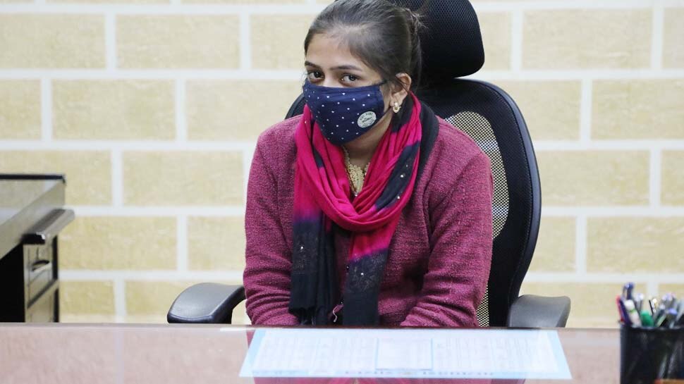 शिकायत लेकर पहुंची थी जान्हवी, कलेक्टर ने किया कुछ ऐसा कि यादगार बन गया दिन