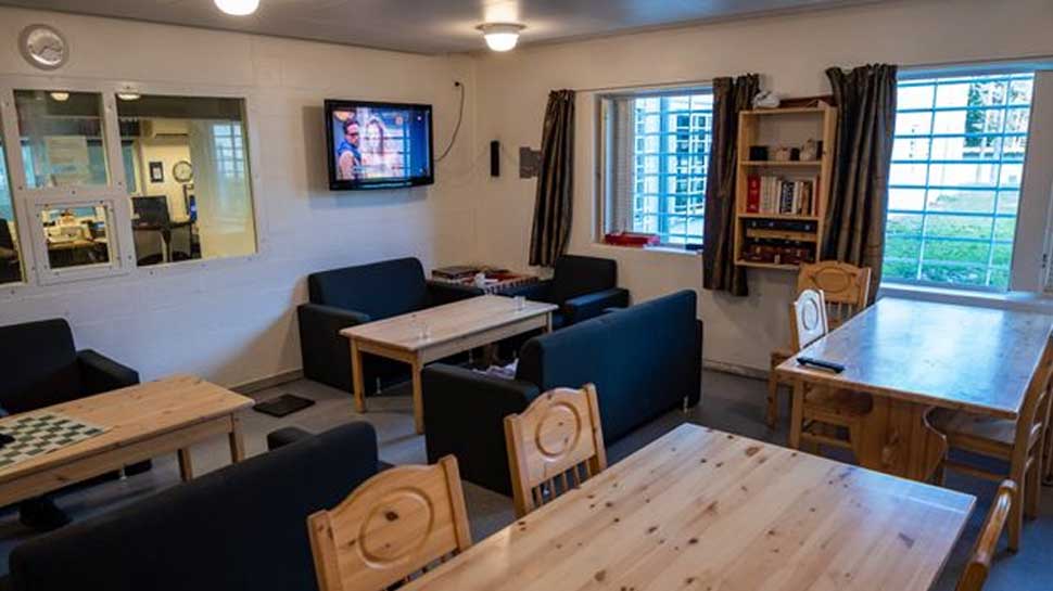 जेल में होटल जैसी सुविधाएं Prison-like hotel facilities