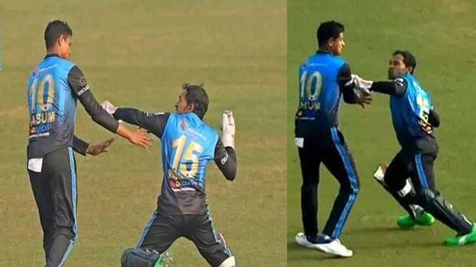 Bangladeshi cricketer Mushfiqur Rahim loses his cool at teammate Nasum Ahmed for interfering while catching | कैच को लेकर टीम के साथी खिलाड़ी पर भड़के Mushfiqur Rahim, बीच मैदान में की मारने