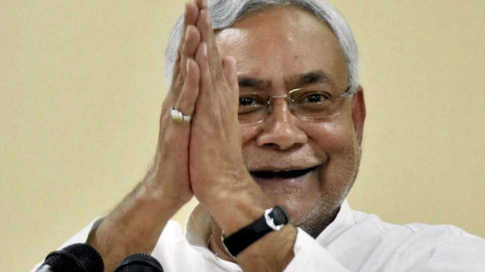 मुफ्त कोरोना वैक्सीन, 20 लाख रोजगार के चुनावी वादे को बिहार कैबिनेट में मिली मंजूरी मुफ्त कोरोना वैक्सीन, 20 लाख रोजगार के चुनावी वादे को बिहार कैबिनेट में मिली मंजूरी