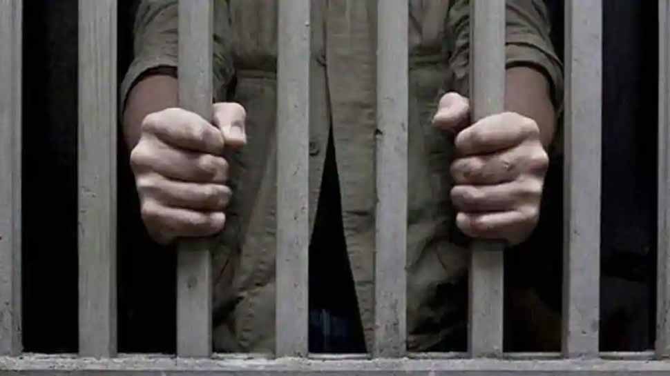 लुंगी का इस्तेमाल कर जेल से भागा था कैदी, 11 साल बाद पुलिस ने धर धबोचा