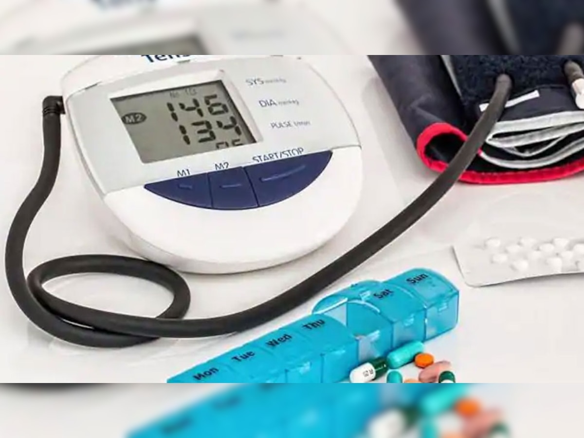 High Blood Pressure की है समस्या तो इन चीजों से रहें दूर, सेहत को हो सकता है भारी नुकसान