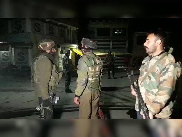 अनंतनाग में CRPF काफिले पर आतंकी हमला, ग्रेनेड फेंक कर भागे Terrorist