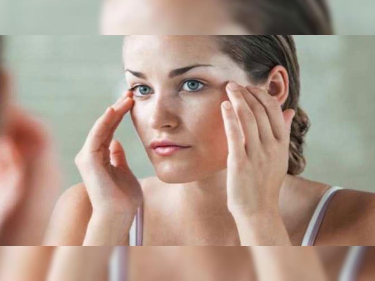 Beauty Tips: अगर आप भी ऑयली स्किन से हैं परेशान, तो इन चीजों को खाने से करें परहेज