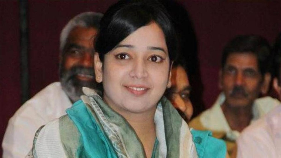 Delhi riot: तिहाड़ जेल में बंद आरोपी Ishrat Jahan को महिला कैदियों ने पीटा, जानिए क्या है कारण Delhi riot: तिहाड़ जेल में बंद आरोपी Ishrat Jahan को महिला कैदियों ने पीटा, जानिए क्या है कारण