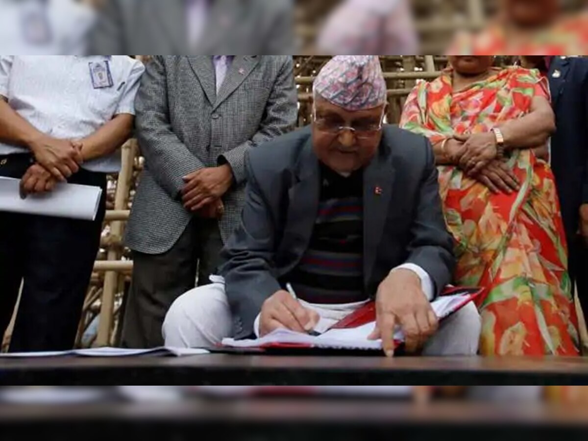 नेपाल की राजनीति में हलचल, प्रचंड ने केपी ओली को  NCP चीफ के पद से हटाया