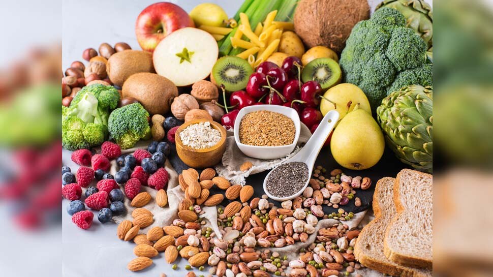 these food items will keep you warm during winter season know the Health  Benefits uppm | Winter Super Food: कड़ाके की ठंड से बचाएंगी ये 10 गर्म  तासीर वाली चीजें, जानें कैसे