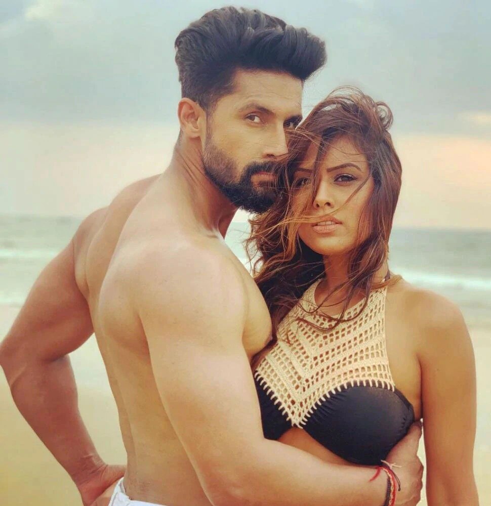 रवि दुबे के साथ निया की जोड़ी कमाल लग रही हैं Ravi Dubey and Nia Sharma