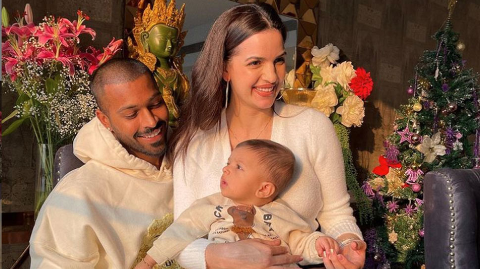 5 महीने का हुआ Hardik Pandya का बेटा, Natasa Stankovic के साथ यूं किया सेलिब्रेट 5 महीने का हुआ Hardik Pandya का बेटा, Natasa Stankovic के साथ यूं किया सेलिब्रेट
