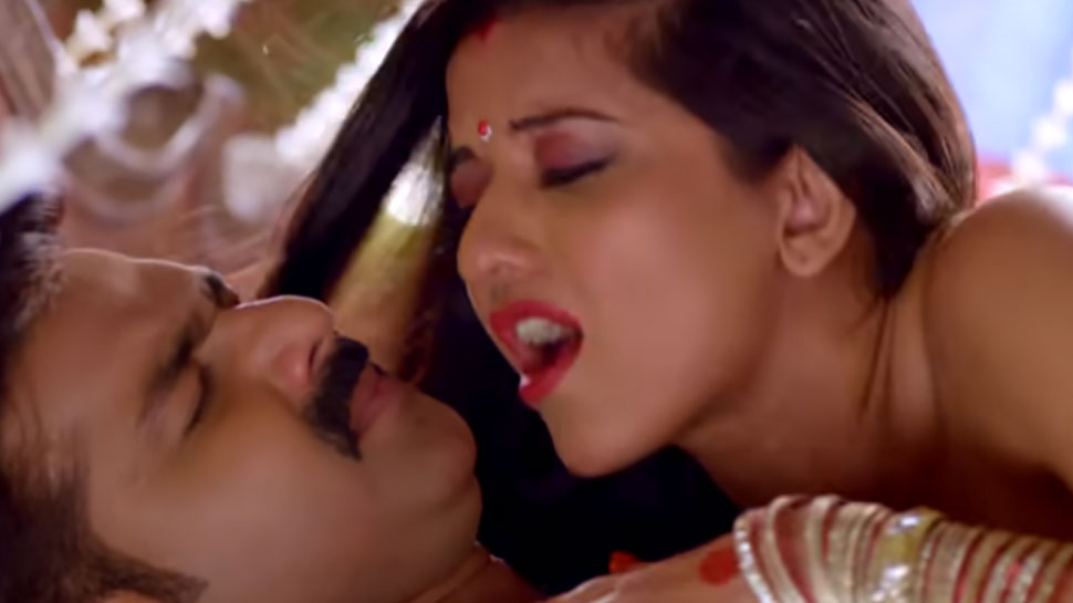 Pawan Singh Ka X Video - Monalisa à¤”à¤° Pawan Singh à¤•à¤¾ à¤¯à¥‡ à¤°à¥‹à¤®à¤¾à¤‚à¤Ÿà¤¿à¤• à¤…à¤‚à¤¦à¤¾à¤œ à¤®à¤šà¤¾ à¤°à¤¹à¤¾ à¤¹à¥ˆ à¤§à¤®à¤¾à¤², WATCH VIDEO -