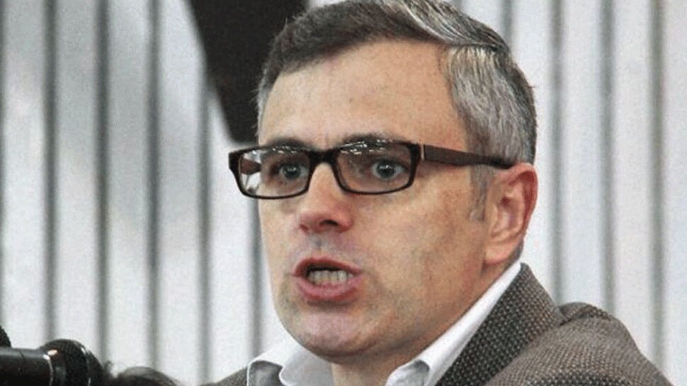 Corona Vaccine: Akhilesh Yadav के बयान पर Omar Abdullah का पलटवार, बोले, 'खुशी-खुशी लगवाऊंगा वैक्सीन'