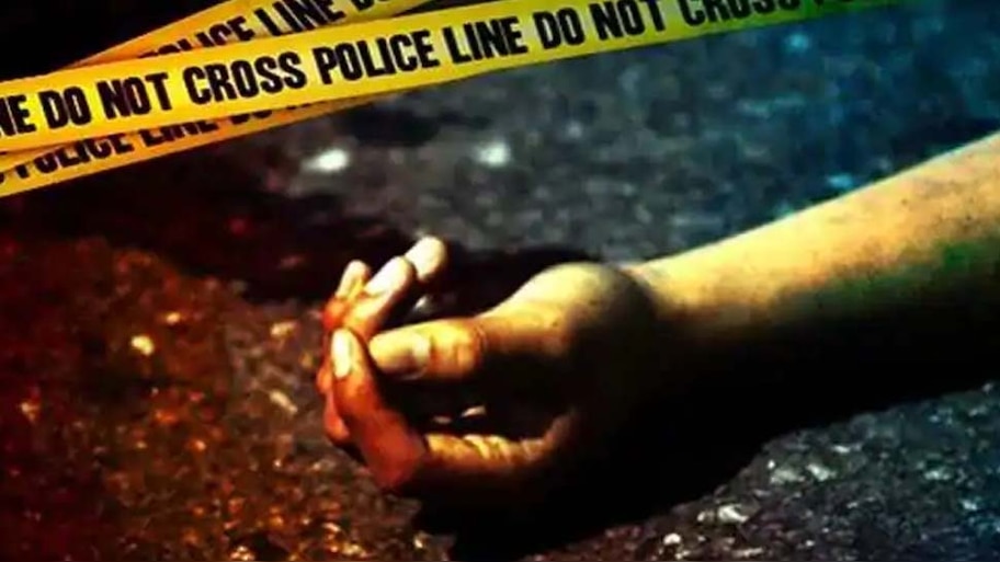 कुल्हाड़ी से पति का किया कत्ल, 4 में से 3 बच्चों के साथ खुद भी कूद गई कुएं में और फिर...