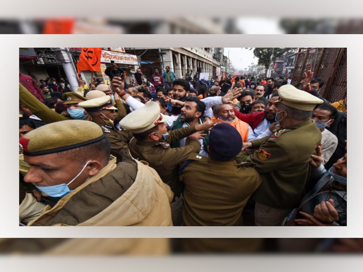 चांदनी चौक में मंदिर हटाने पर हिंदू संगठनों का प्रदर्शन