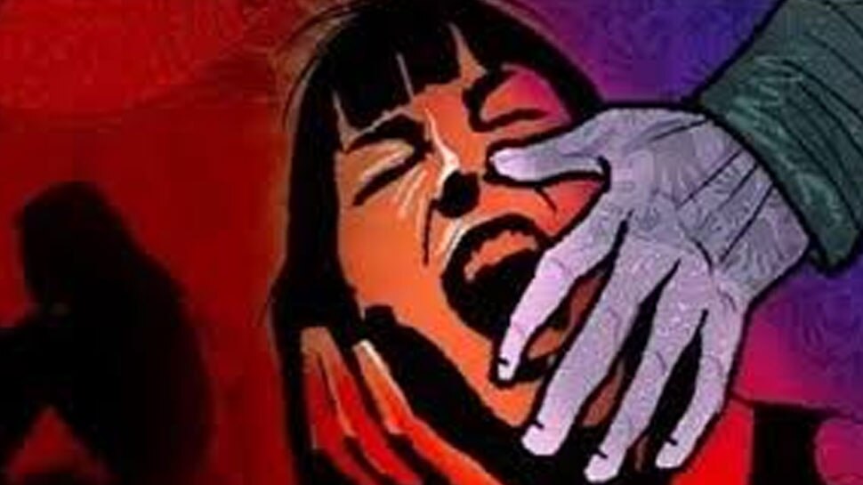 पड़ोसी युवक ने किशोरी से किया रेप, ट्रैक्टर पर लगा डीजे बजाया ताकि चीखने की आवाज बाहर न जा पाए