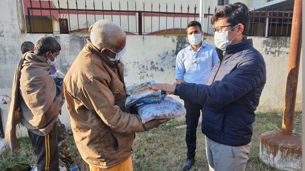 कुंभ में भीख मांगते नहीं दिखेंगे भिक्षुक, पुलिस की इस पहल से कमाएंगे 10-15 हजार रुपए महीना