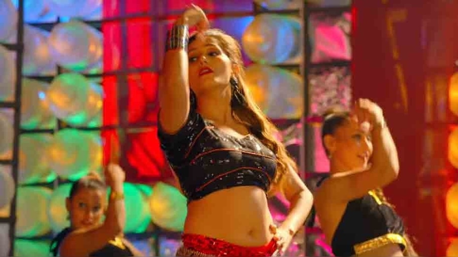 क्या आपने देखा है Sapna Chaudhary का ये डांस? जमकर वायरल हो रहा है VIDEO
