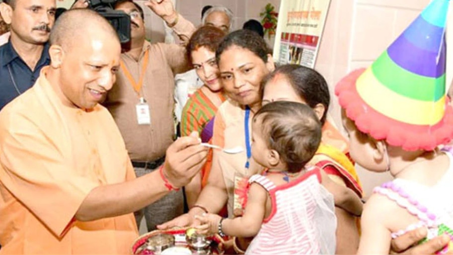 सरकारी अस्पताल में जन्म लेगी बेटी तो CM योगी मनाएंगे Birthday, मां को भी मिलेगा GIFT