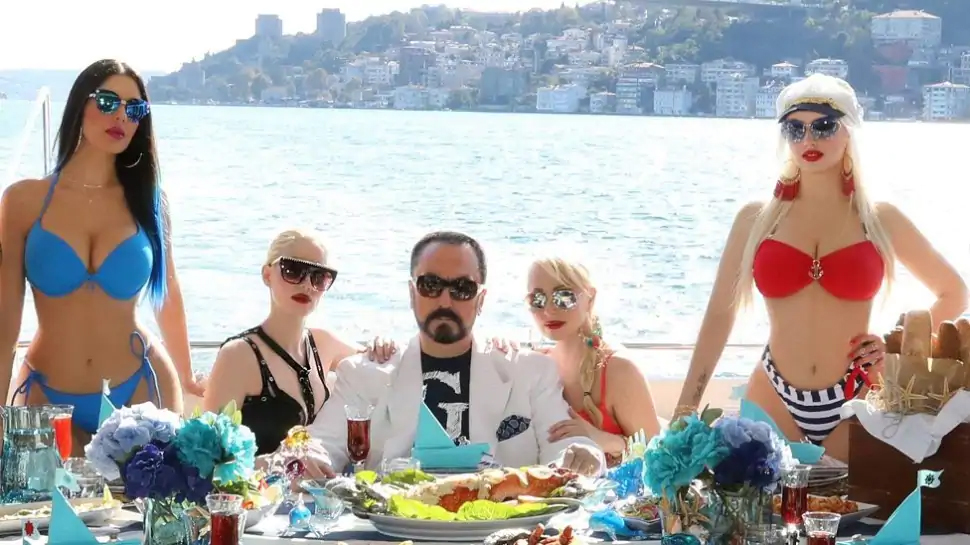 इस इस्लामिक TV प्रचारक की हैं 1000 गर्लफ्रेंड, अब इस वजह से हुई 1075 साल की जेल इस इस्लामिक TV प्रचारक की हैं 1000 गर्लफ्रेंड, अब इस वजह से हुई 1075 साल की जेल