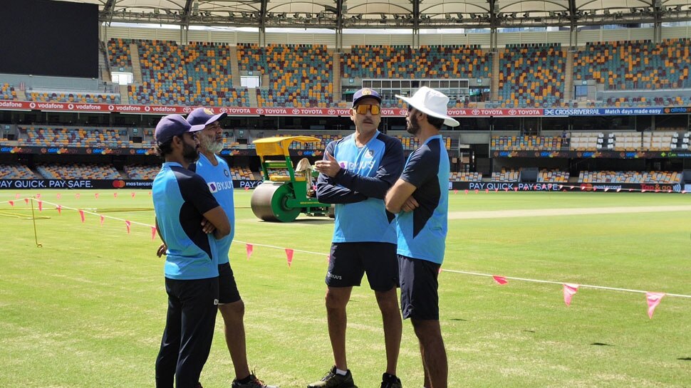 खुद करनी पड़ रही है सफाई Team India Housekeeping in Brisbane Hote