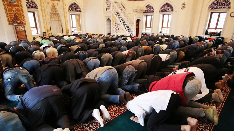 लोगों का धर्मांतरण कराने में जमातियों का बड़ा रोल The big role of the Jamaatis in converting the religion of the people